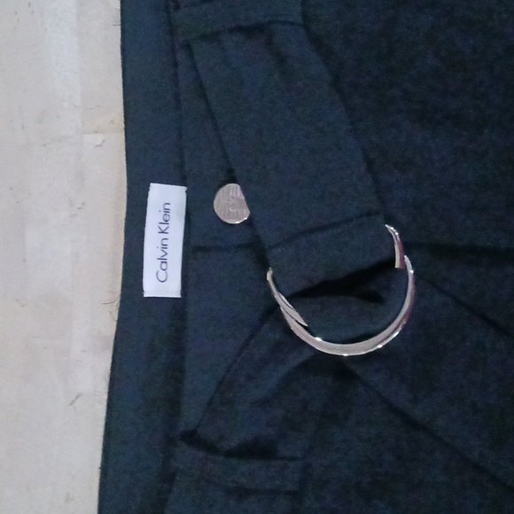 Black Calvin Klein dress shorts - Picture 2 of 4